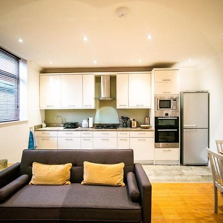 Stay With Serena Homes , One Bedroom Apartment 普尔雷 外观 照片